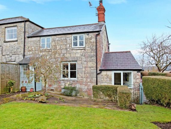 2&nbsp;Bedroom&nbsp;Detached